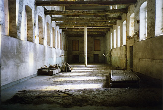Photo de la salle de séance avant travaux - côté tribune Photo de la salle de séance avant travaux - côté tribune