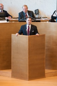 Le Premier Ministre luxembourgeois à la tribune du Parlement wallon