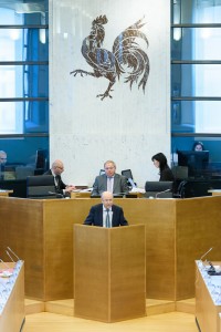 Le Président Lenaerts à la tribune du Parlement