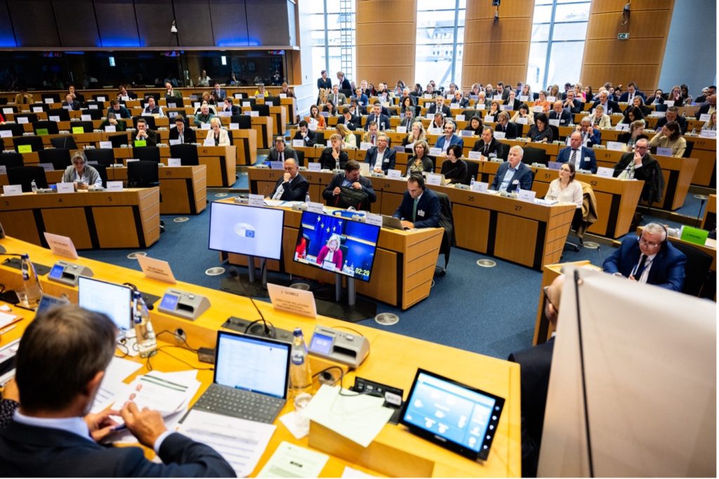 Le Parlement de Wallonie était représenté par son Président, M. Willy Borsus.